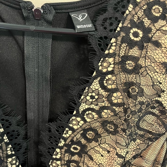 Windsor Black and Taupe Lace Top Front Slit Maxi Dress Sz S NWT - Picture 5 of 8